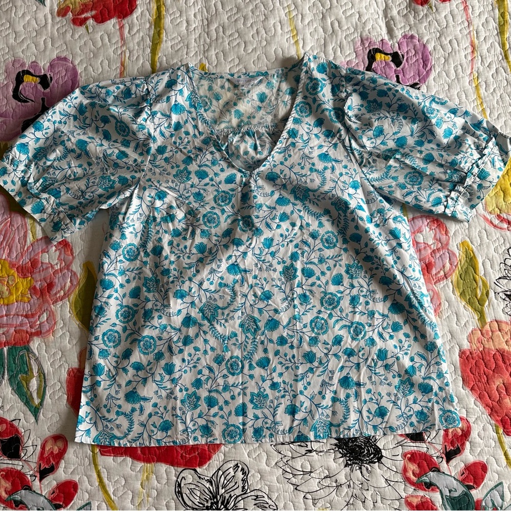 Draper James Women's V-Neck Puff Short Sleeve Top